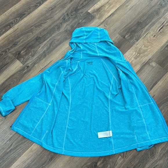 Patagonia Women’s lightweight Full Zip Jacket size medium blue/green color - Picture 7 of 15